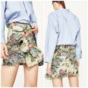 Zara Woman Floral Tapestry Skirt Size L